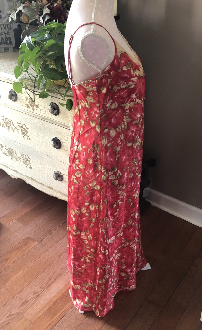 Cato Dark Red Silky Long Nightgown Floral w/lace 100% Polyester Women’s M
