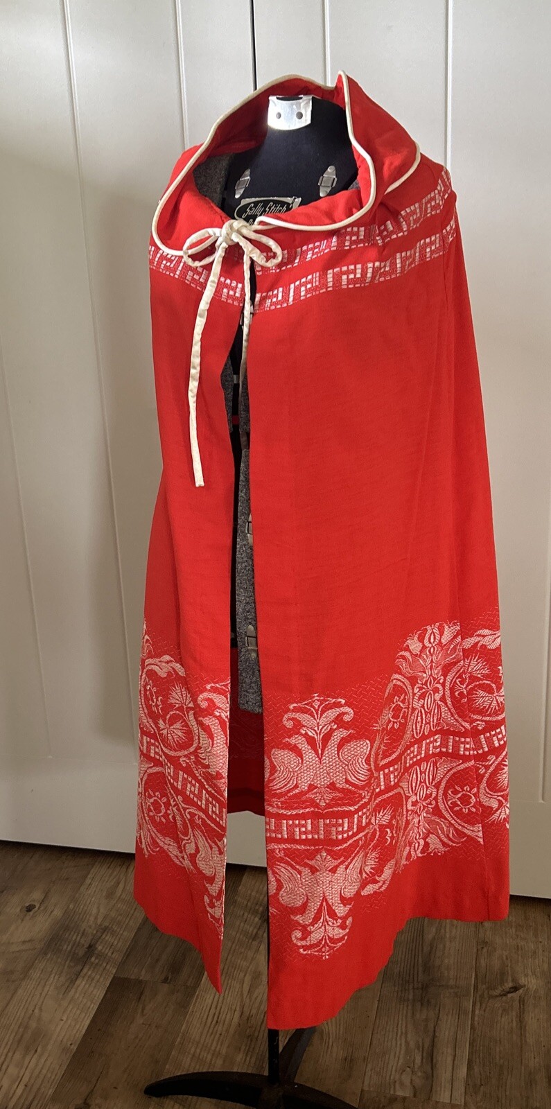 Vintage Red Decorative Costume Cape One Size