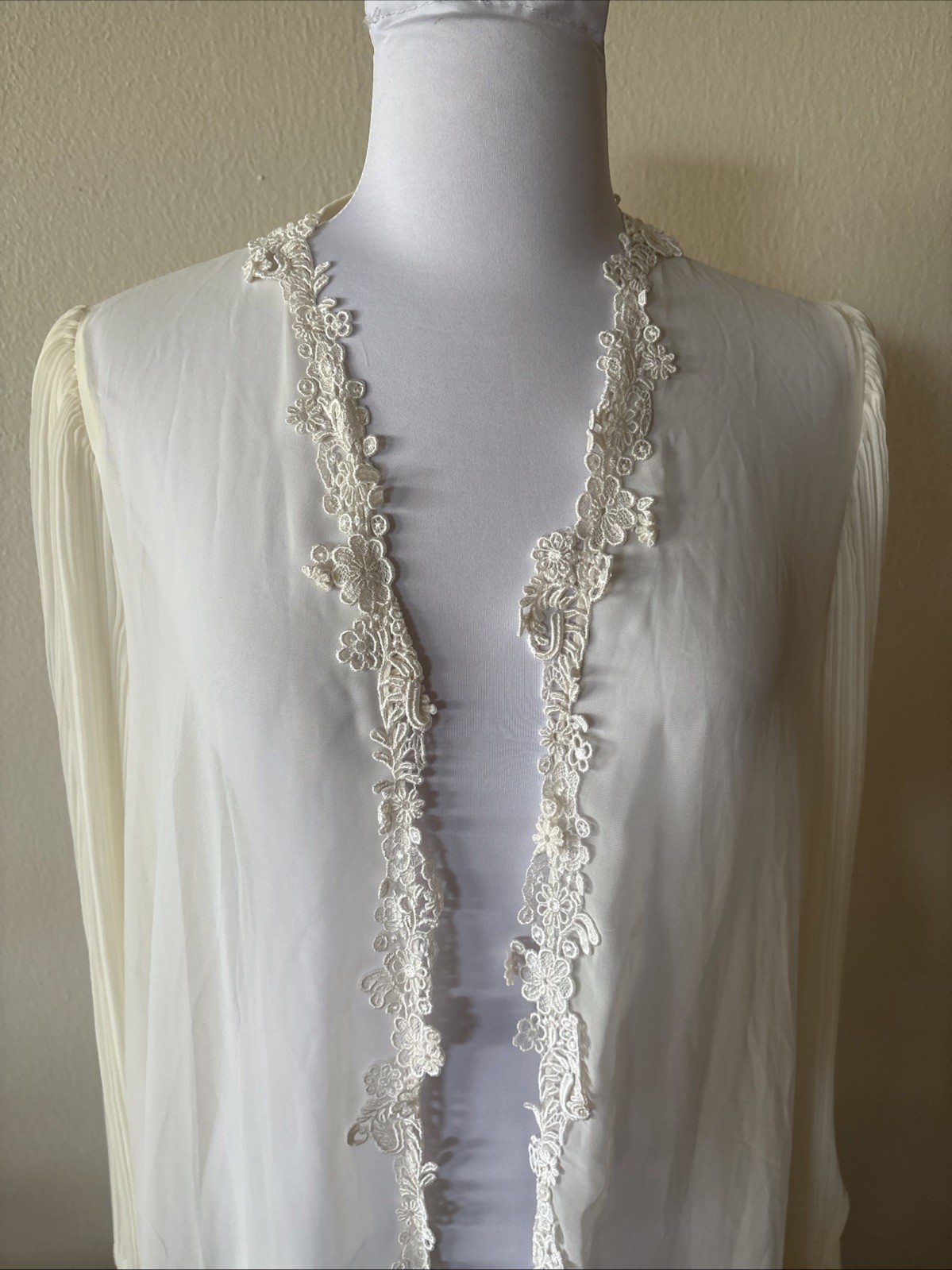Kassatly Vtg NightGown sheer Cover-up delicate lace trim detailing Ivory~Size S