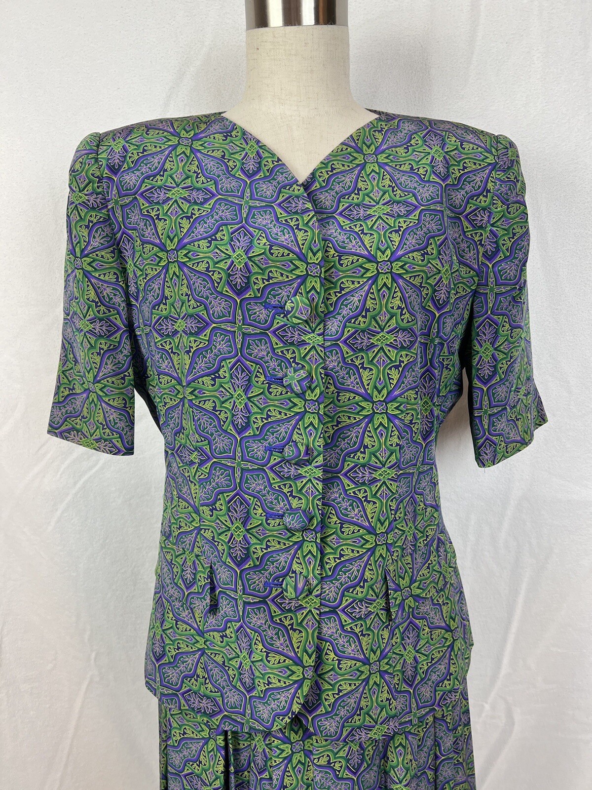 Vintage Women’s Evan-Picone Green Purple Silk Blouse Skirt Set Size 6 and 8