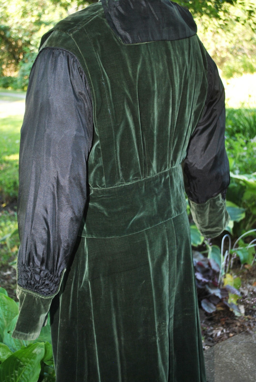 Antique Dress 1915 Green Velvet Evening Dress, Arts And Craft Embroidery Design