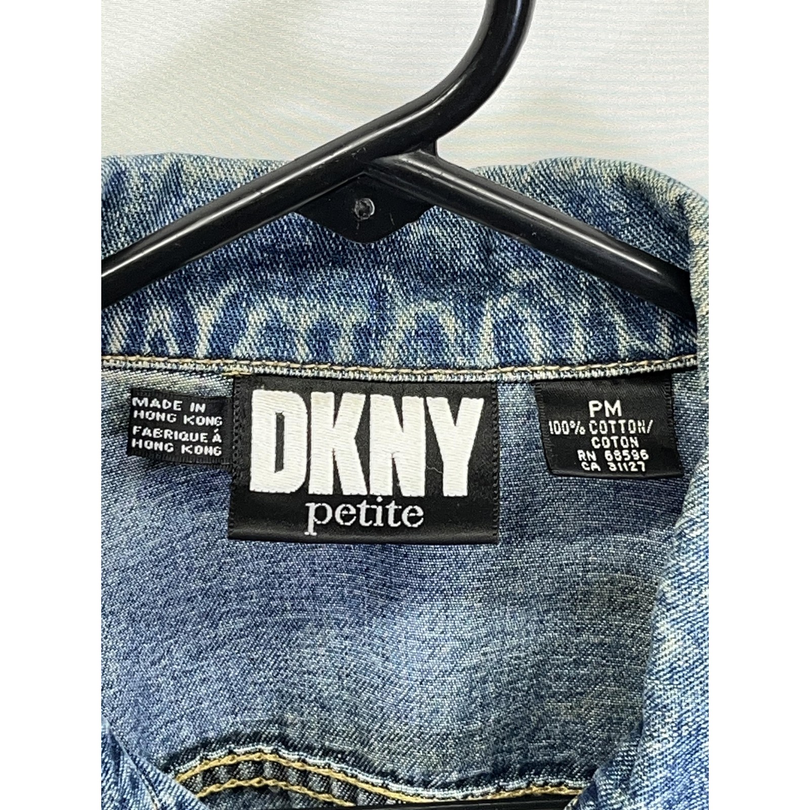 VTG DKNY Spellout Logo Womens’ Blue Jean Petite Button-Up Denim Jacket Size PM