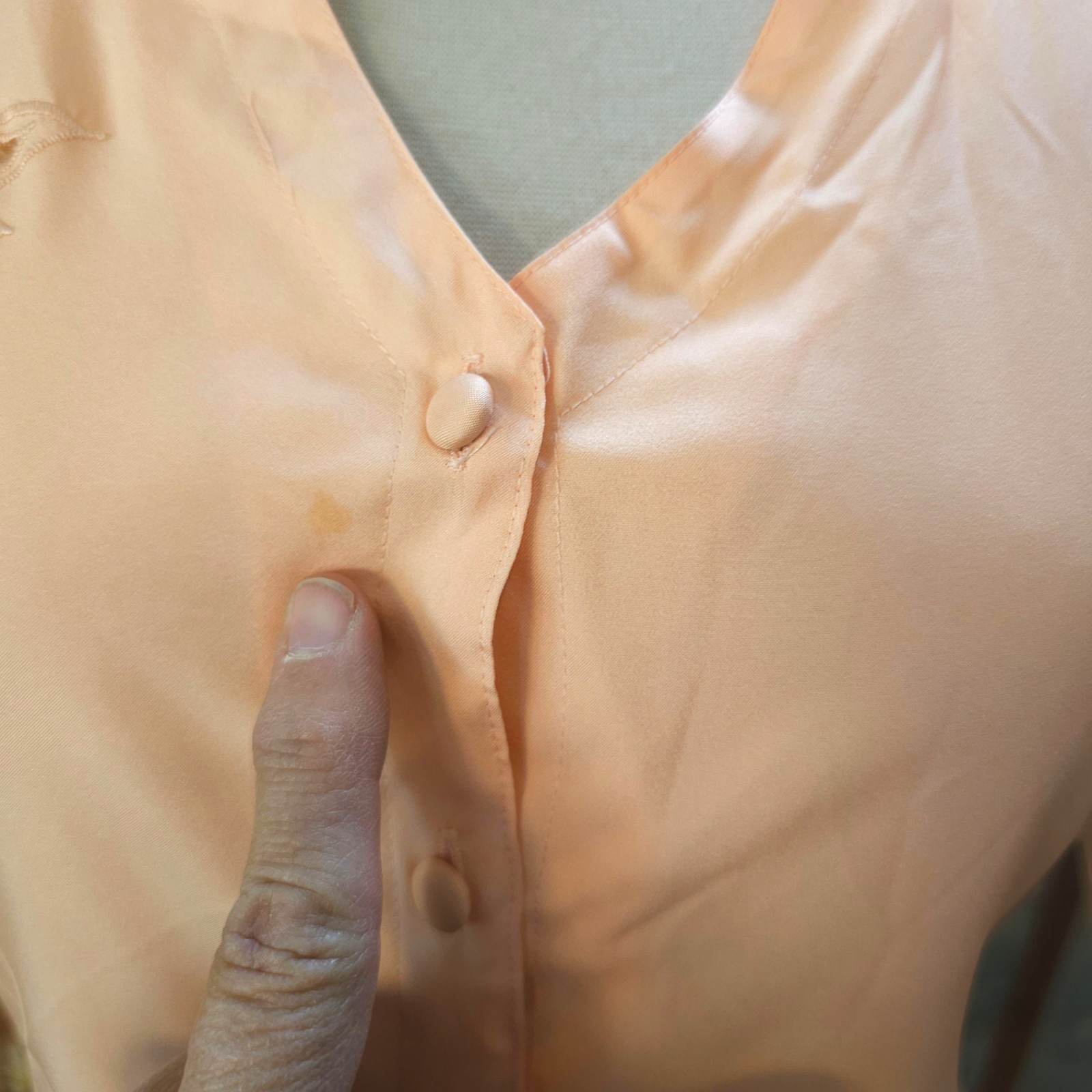 Vintage 1970’s Blouse Top Shirt Peach Pink V-neckline Eyelet Lace Cutouts Floral