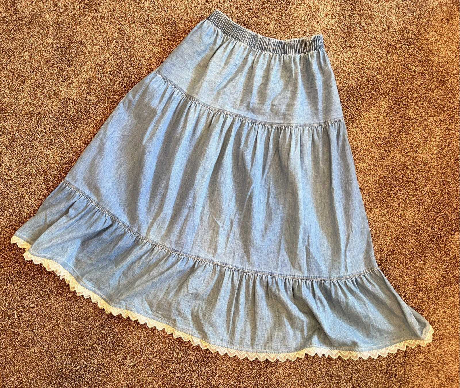 80S VTG CHAMBRAY DENIM SKIRT LACE TRIM M Peasant Cottage Boho Western USA MADE