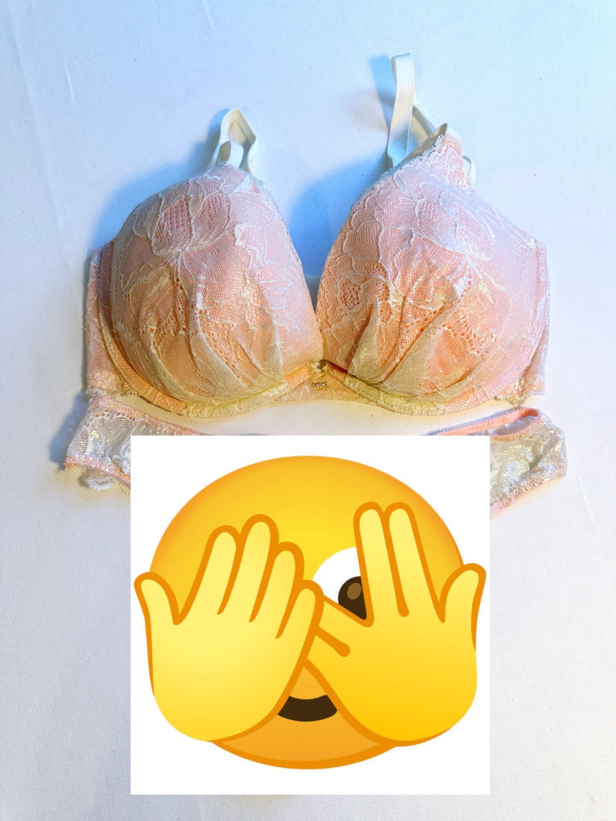 Victoria’s Secret Ivory/Gold lace and melon padded pushup bra Y2K 36B