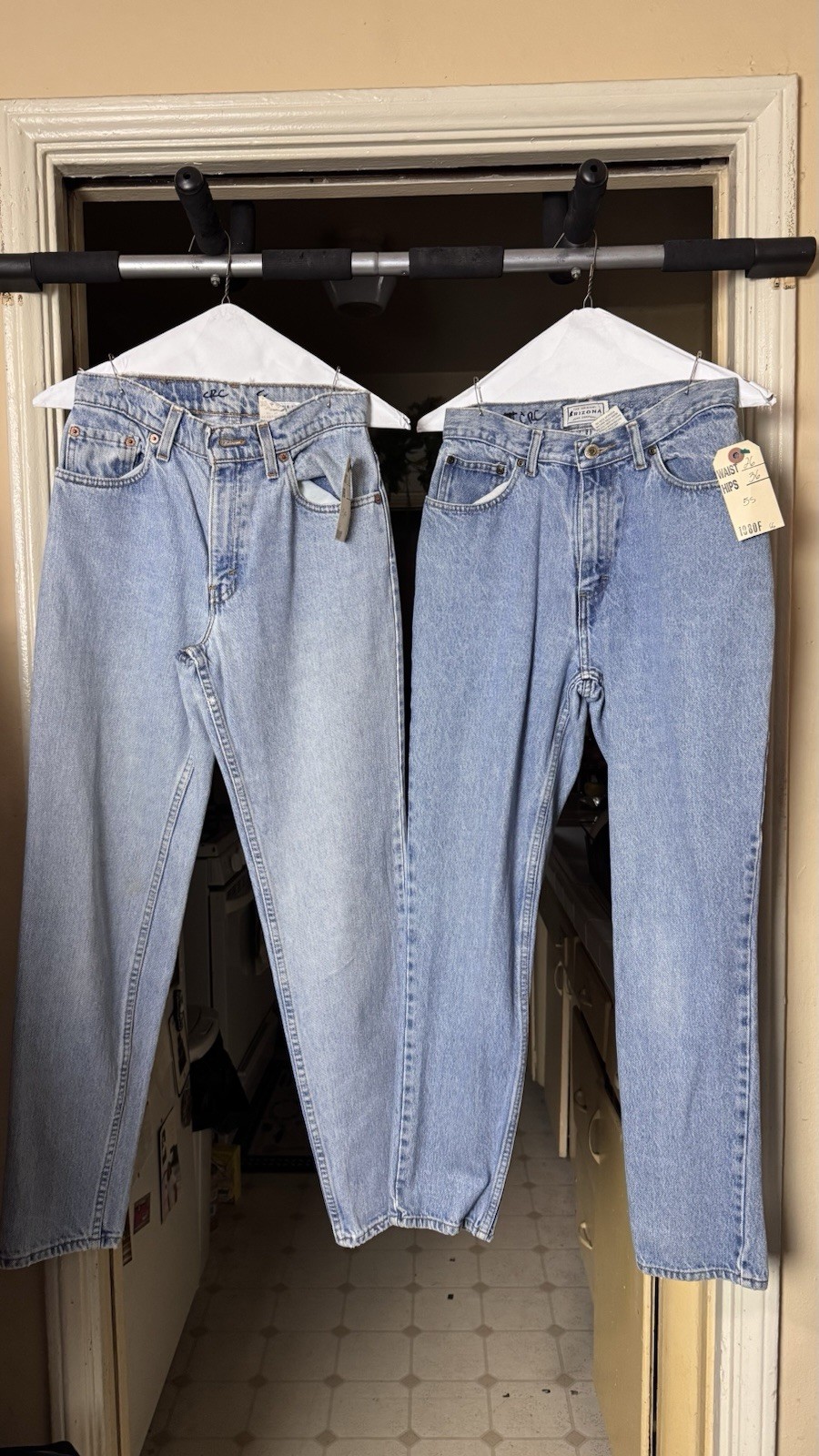 Two pairs of vintage Levi’s jeans And Arizona Jeans in light blue. 1980E Size M