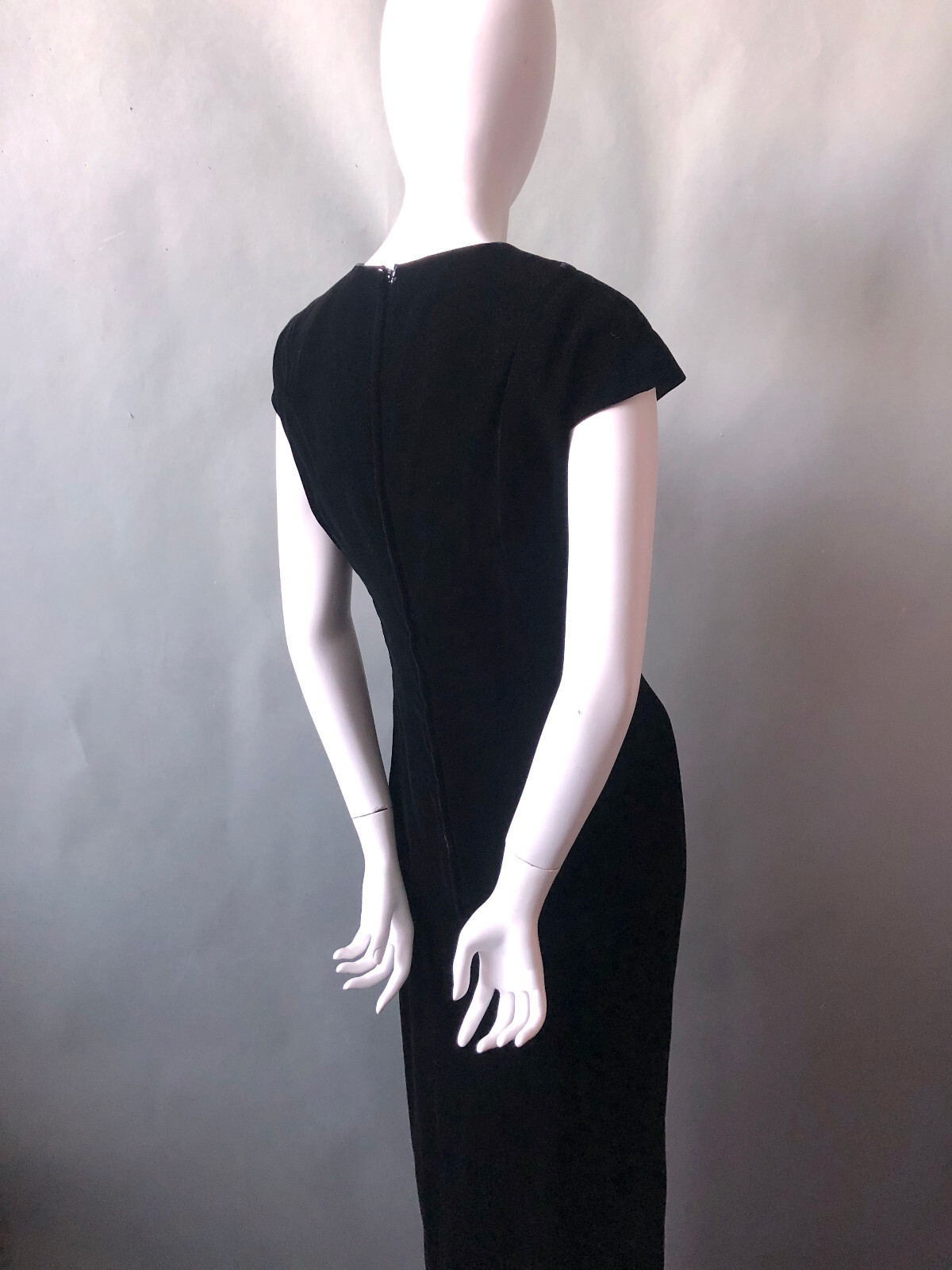 1950s Jonny Herbert LBD Black Velvet Sheath Gown HOLIDAY Dress sz M 36-28-39