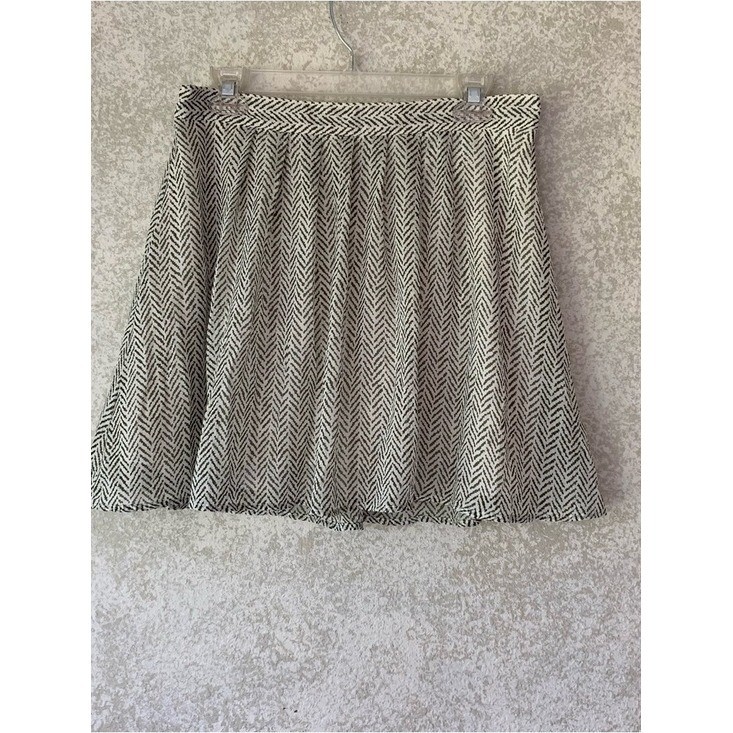 Old Navy Cream and Hazel Green Patterned A-Line Mini Skirt Medium Lined