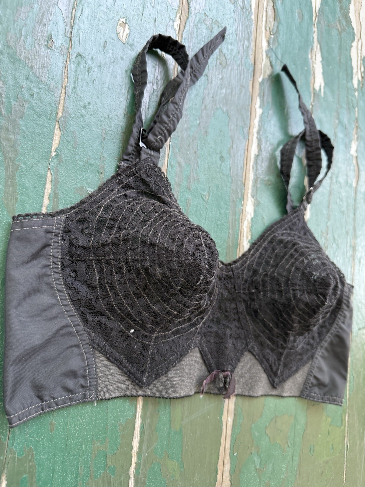 Vintage 1950s Black Lace Bullet Bra 32C