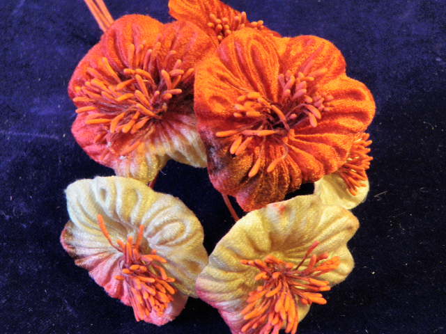 Millinery Flower Velvet 6pc Lot Shaded Red Beige Y85
