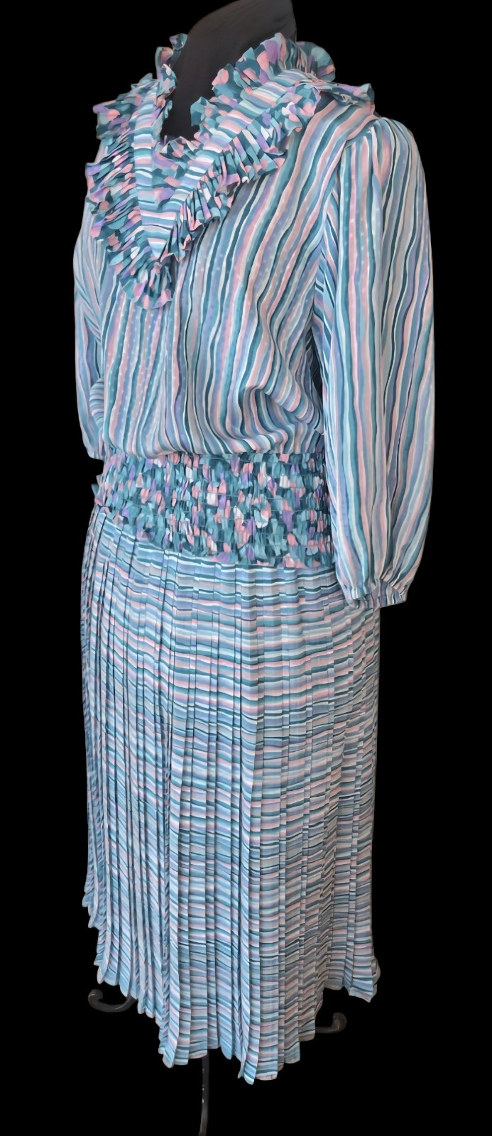 1980s SUSAN FREIS 2pc Smocked Ruffled Collar Blouse And Pleated Skirt Set Size S
