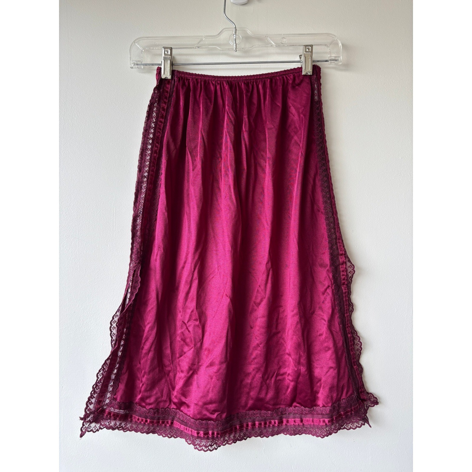 Vintage Flair Magenta Pink Lace Trim Half Slip ILGWU Made in USA Medium 4355