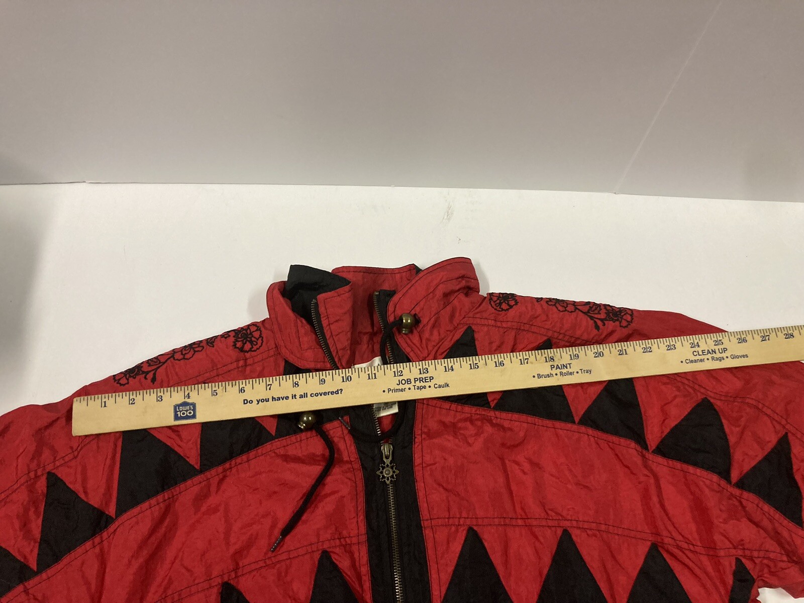 Vintage 90s Lavon Women’s Red/Black Flower Shoulders Windbreaker Jacket Medium