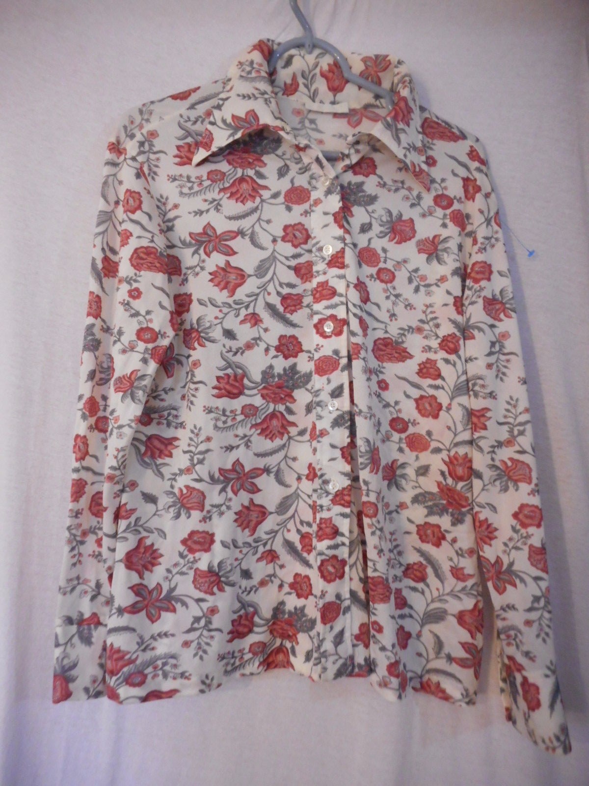 Vintage 1960s 1970s Sz M or L Pretty Floral Top Blouse red pink grey white