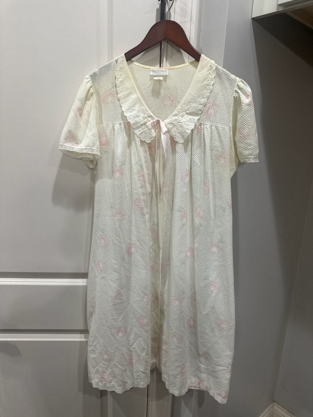 Vintage Donaldsons Floral Eyelet Collar Seersucker Nightgown