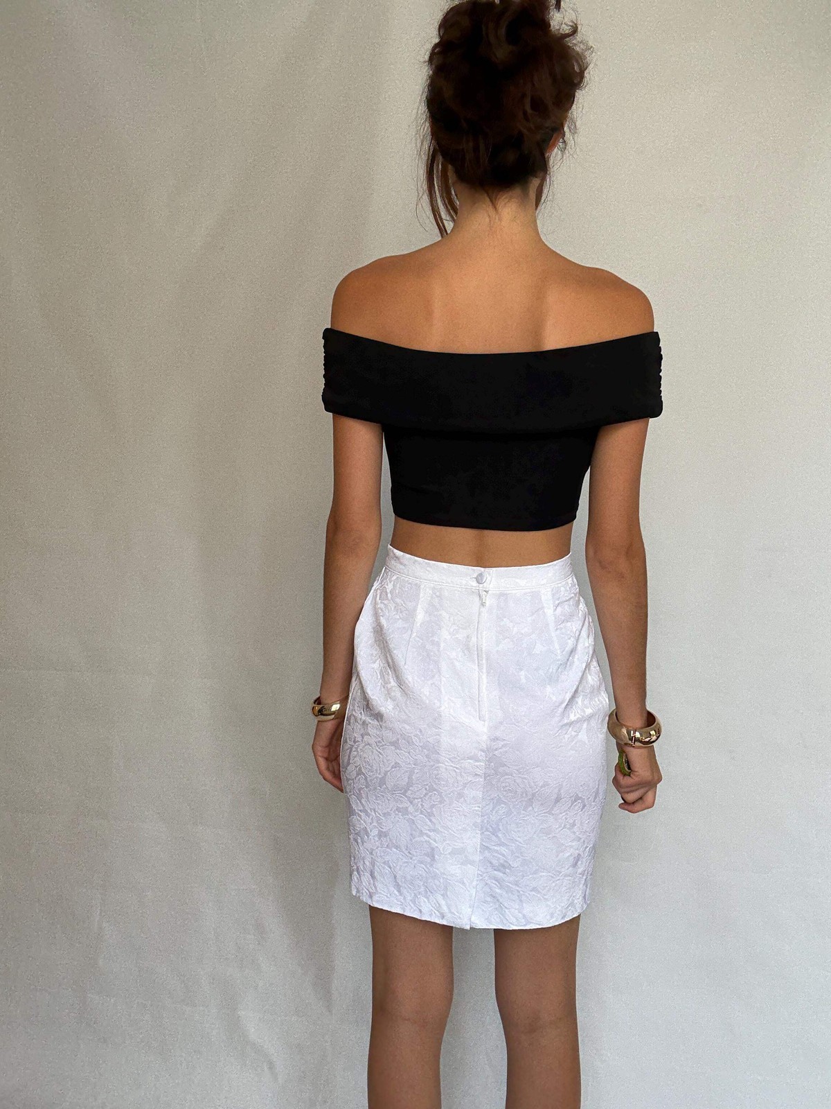 Vintage white floral skirt, cotton viscose blend, straight fit, textured floral