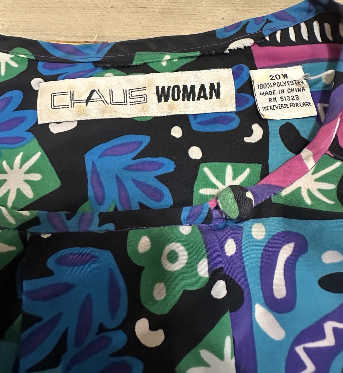 Vintage Chaus Woman 20W Vintage Abstract Blouse Colorful 90s Button Front Top