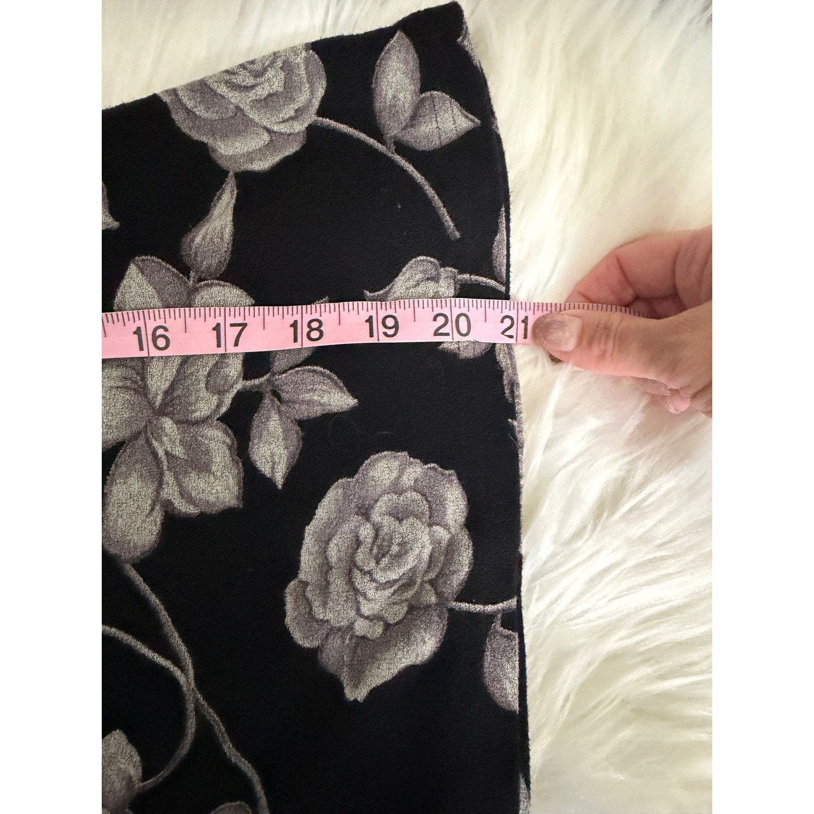 Vintage 90’s Frazier Lawrence – Black and Silver Rose Floral Top Size M