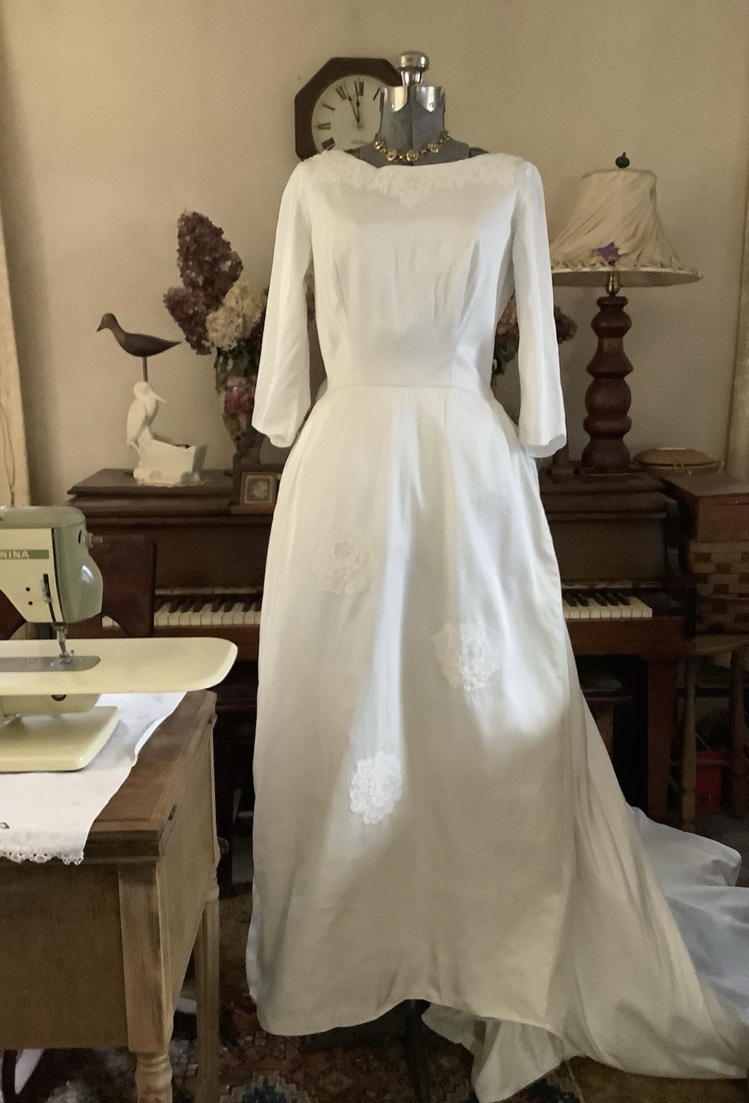 Vintage 1950’s early 60’s Wedding Gown Dress Lace Sequins Pearls 34-28-46