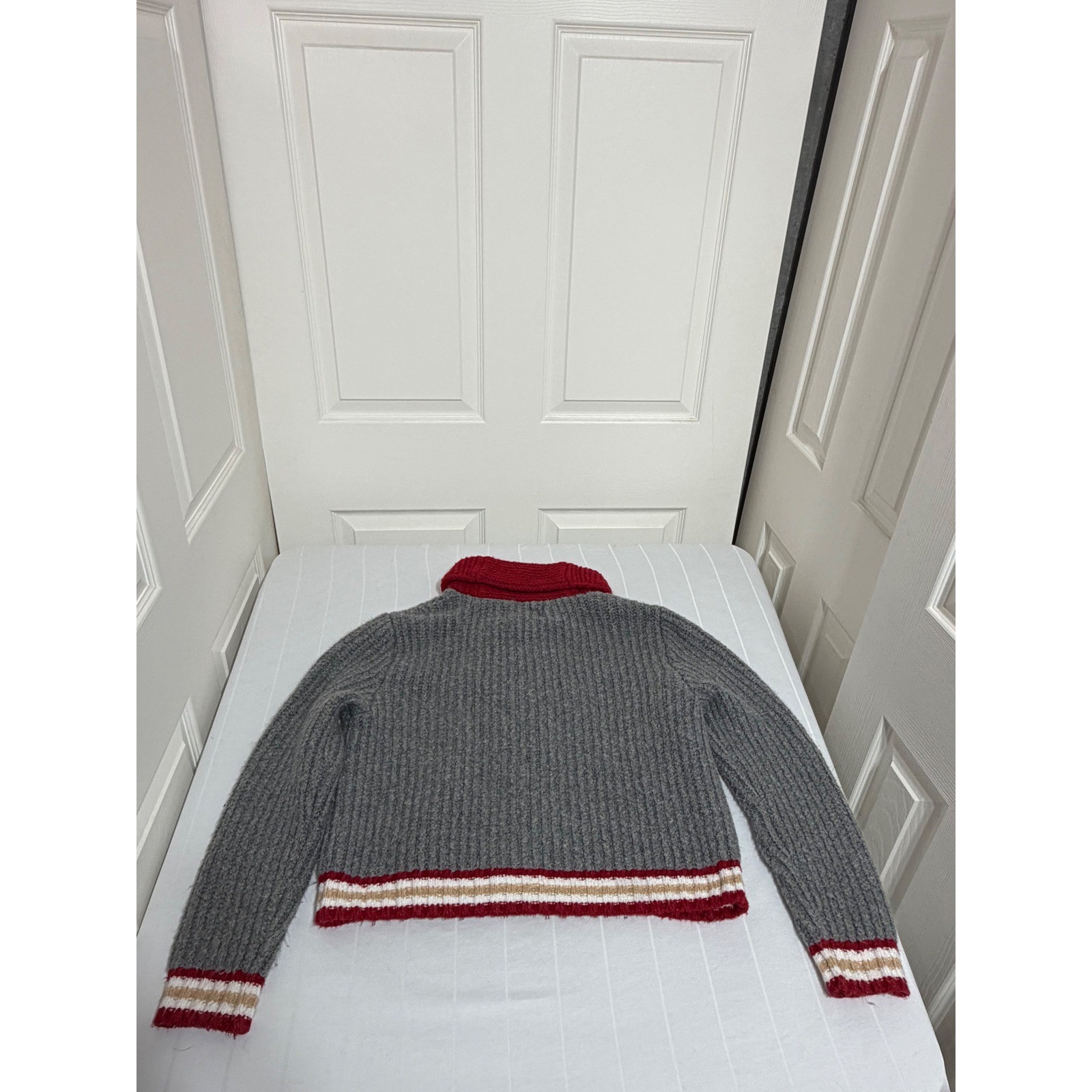 American Eagle Varsity Zip Up Cardigan Sweater Gray Red Striped women’s Medium