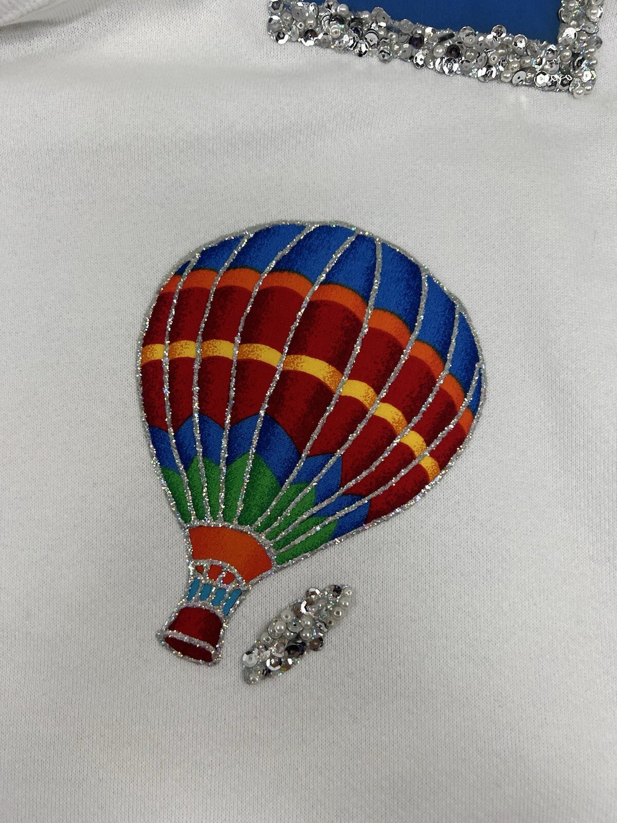 VTG Hot Air Balloons Stars Embroidered Fashionable Fashions Crewneck Sweatshirt