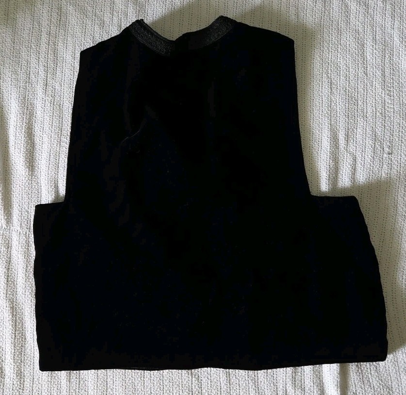Vintage Women’s Courtwell Black Velvet Vest Size Small Tie Front Closure