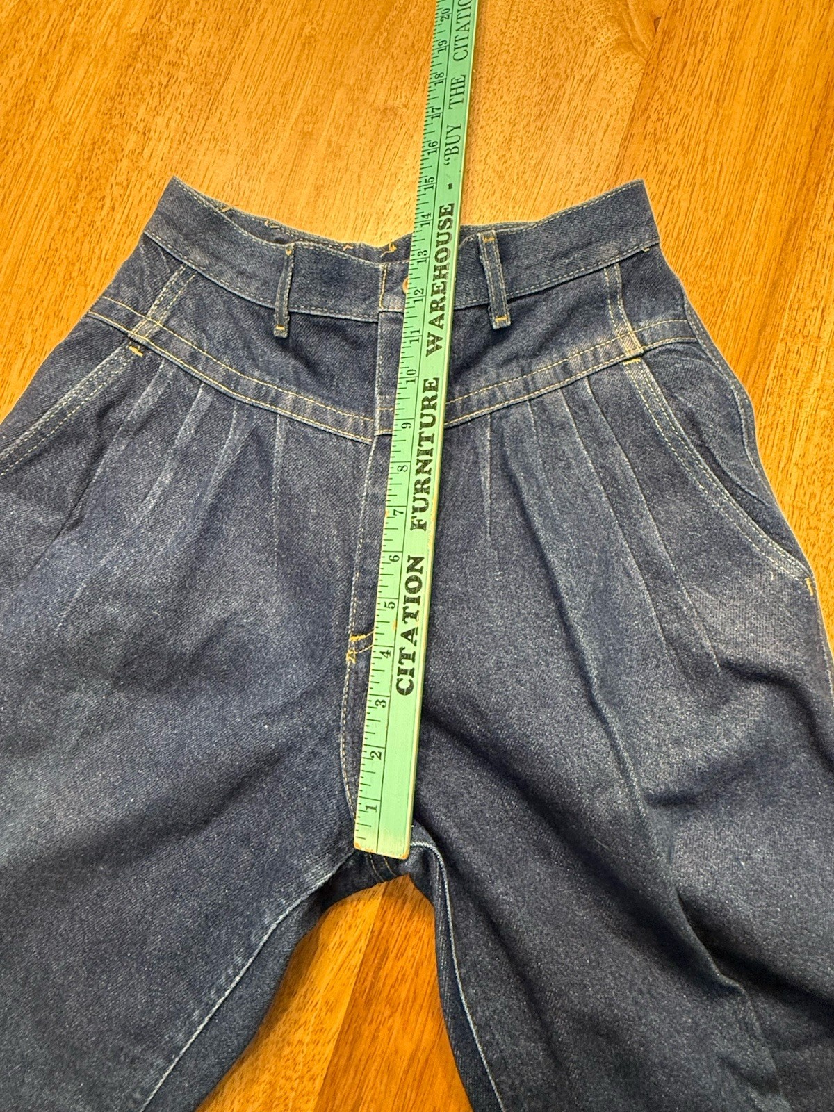 Vtg 80s Lee USA Yoke pleated Tapered Jeans Sz 11 Tall (26” Waist) Western Retro
