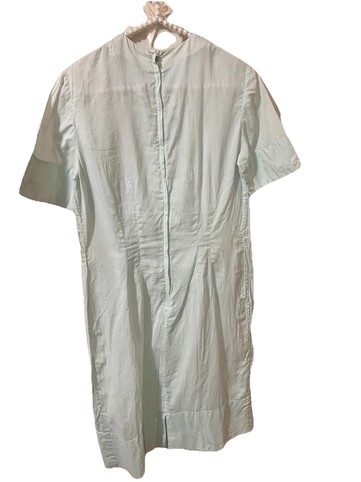A vintage 1960 shift dress Soft Pastel Mint Green With embroidery Detail Sz Sm