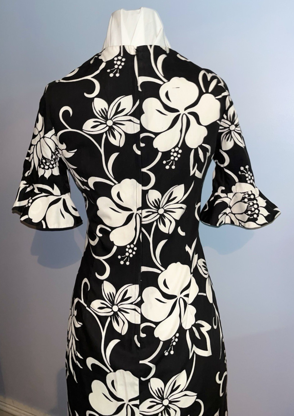 Vintage Hawaiian Maxi Hostess Dress Hibiscus Black White Mermaid Fishtail Hem
