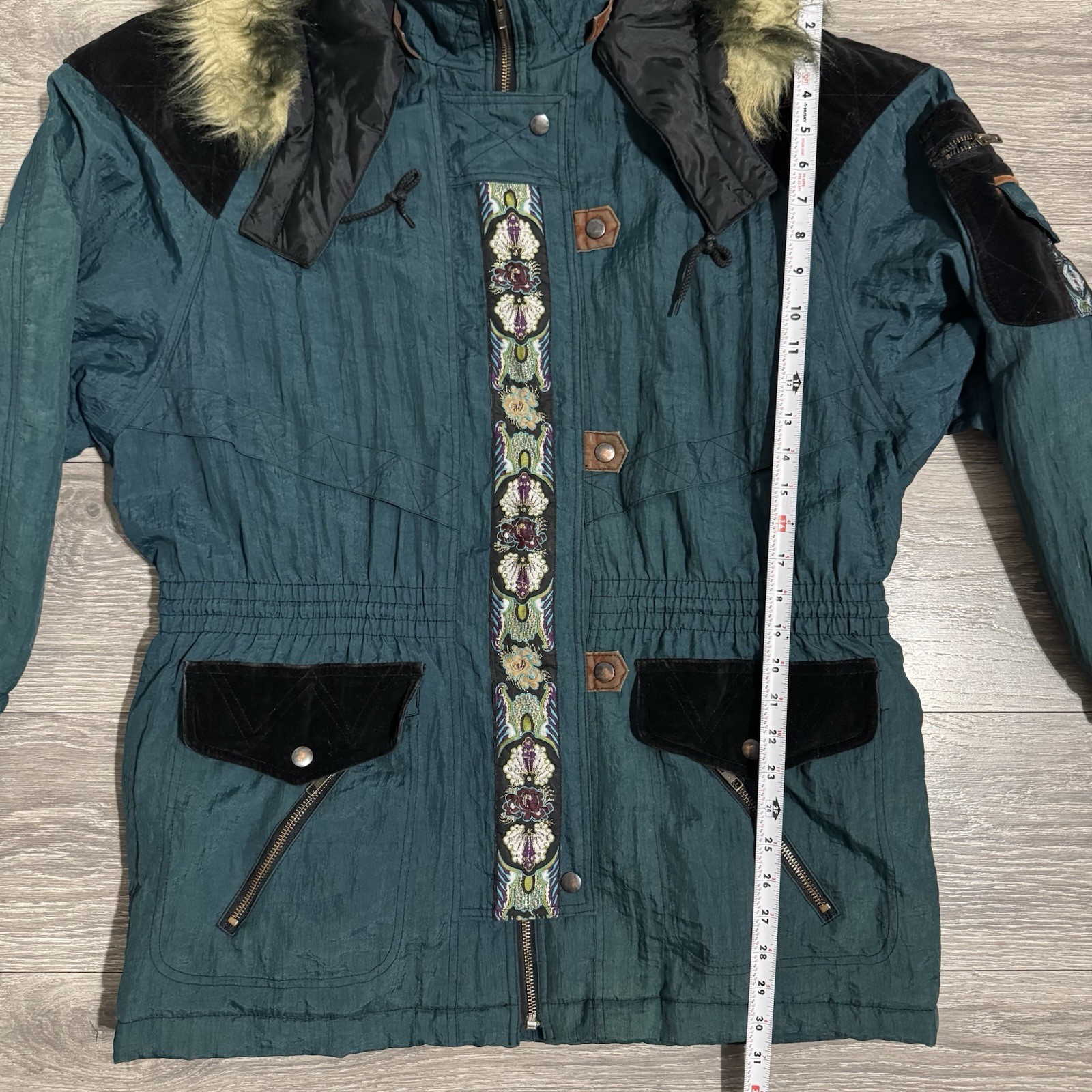 Vintage 80’s Learsi Women M Green Hooded Velvet Accents Tribal Aztec Zip Puffer