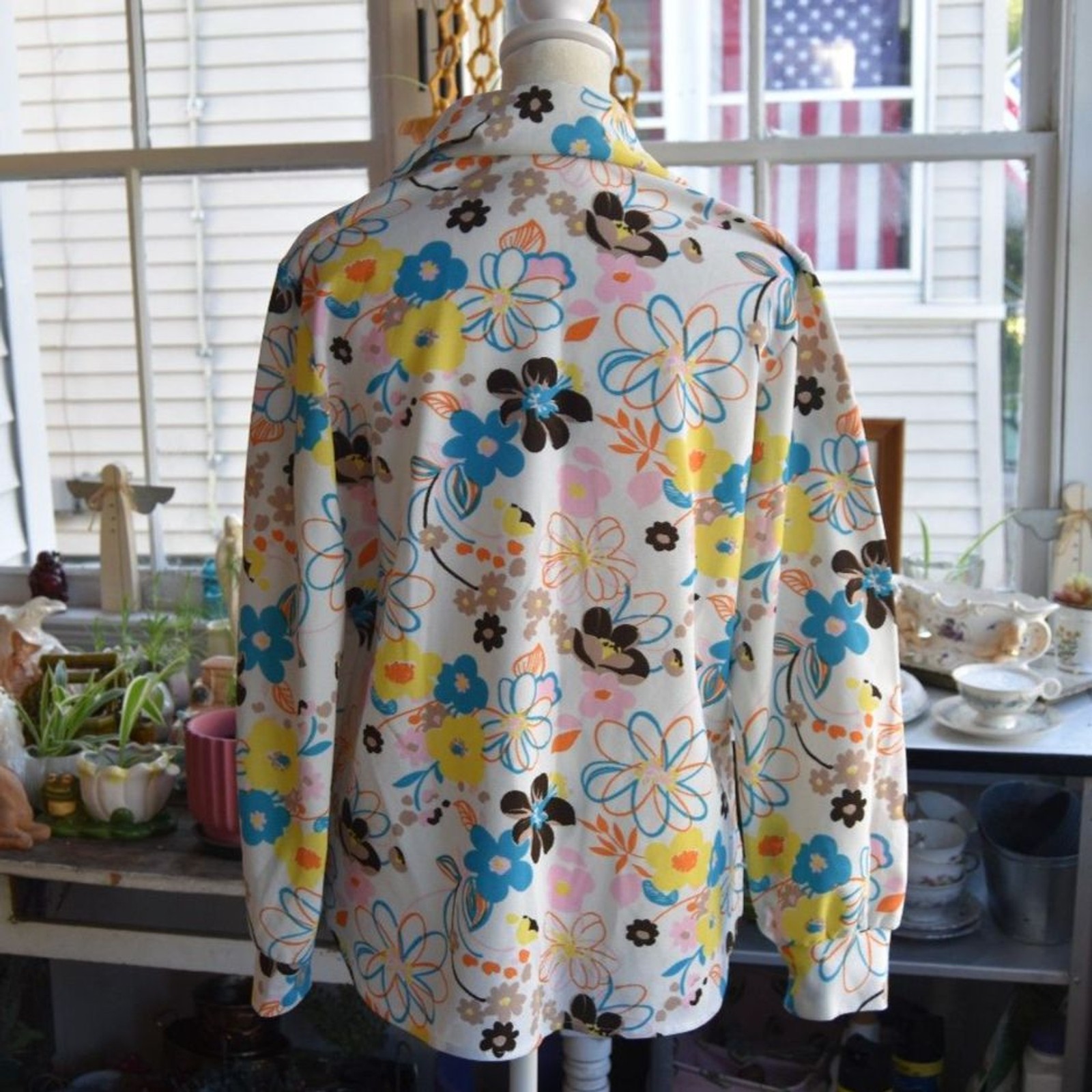 Vintage 70s Floral Mod Polyester Button Front Shirt Blouse White Colorful M