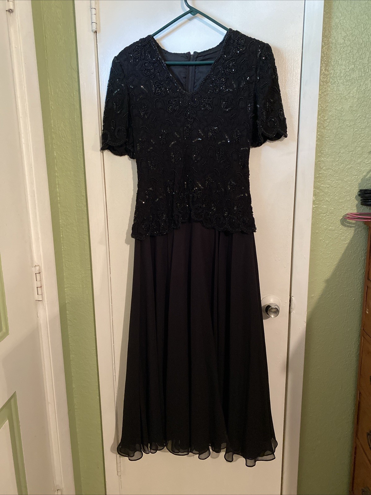 Beaded dress vintage Black Size 10 See Measurements