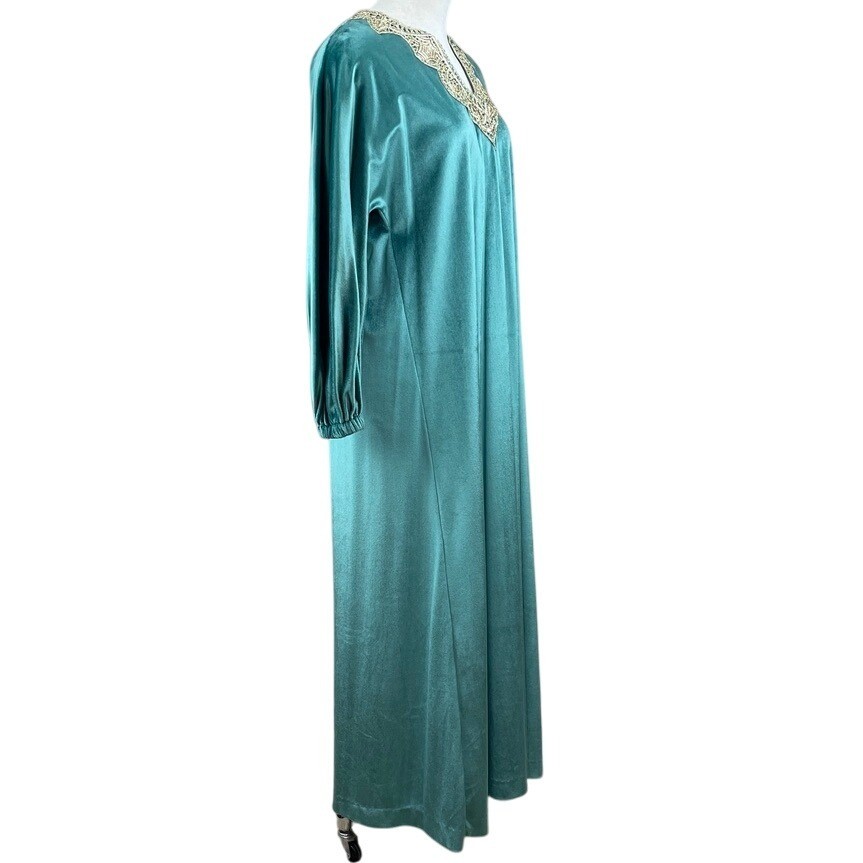 Vintage 70s LUCIE ANN Womens (M/L) Velour Night Gown Gold Mobwife Glam Roper