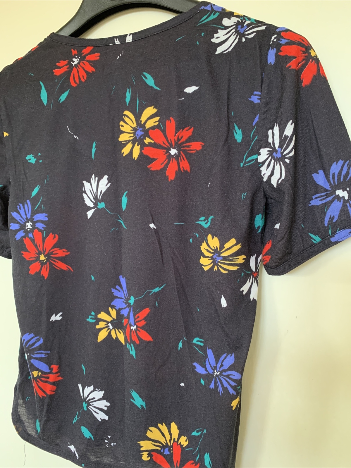 Knit Vintage 1970’s Multi Color Flowers Tassel V Neck Women’s Black Shirt Sz L