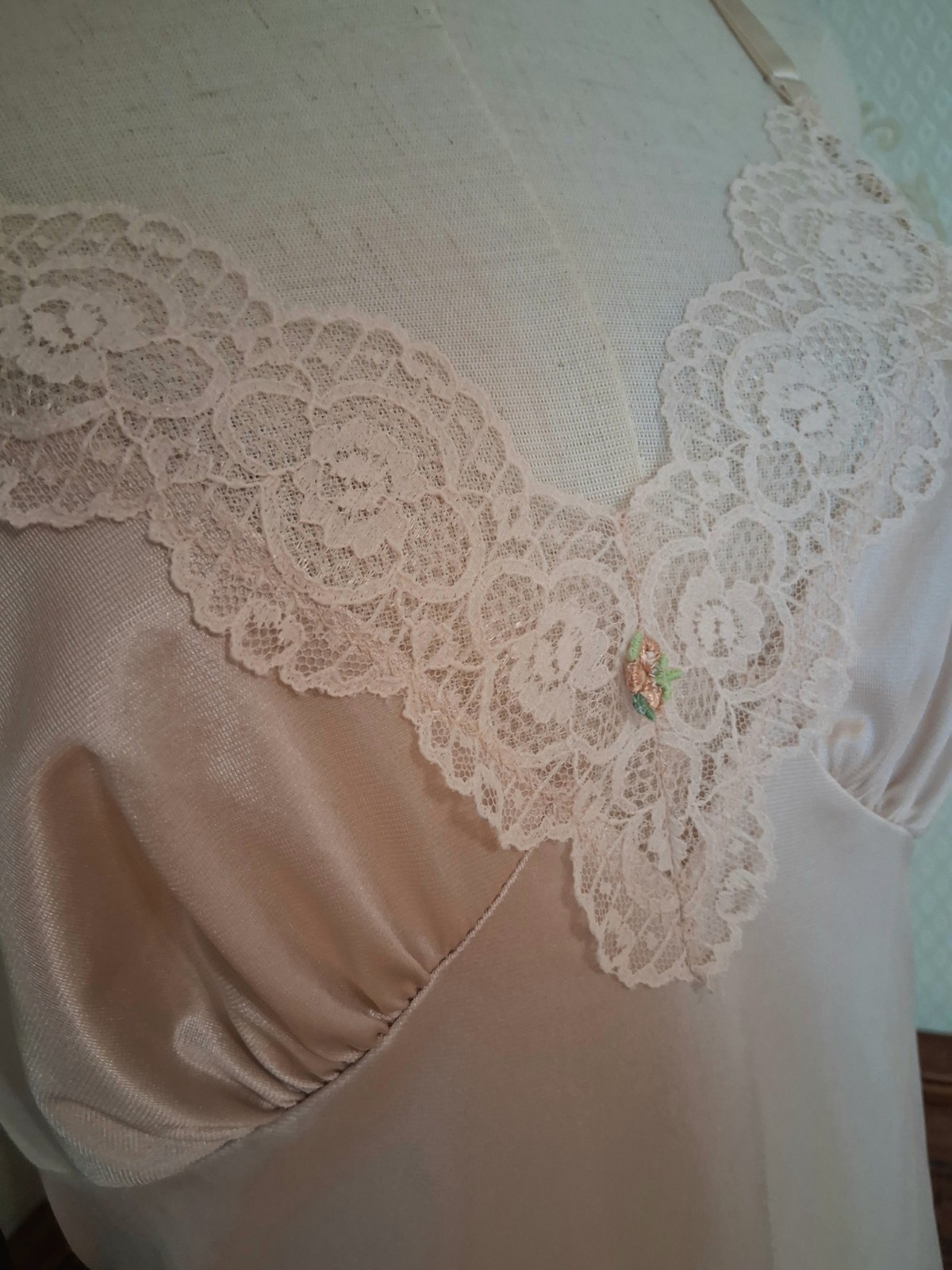 Vintage 1970s 1980s Sliperfection Beige Lacy Cottagecore Balletcore Slip Dress