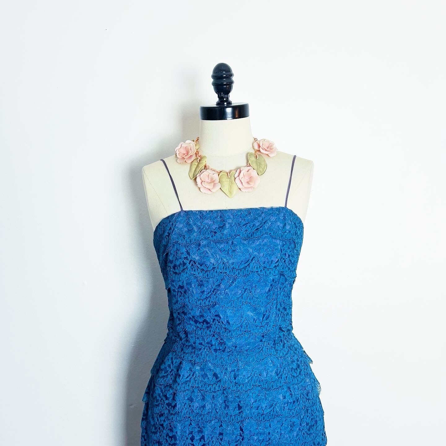 SCALLOPED BLUE Lace 1950’s 50s Vintage Cocktail Wiggle Prom Evening Dress M 38b