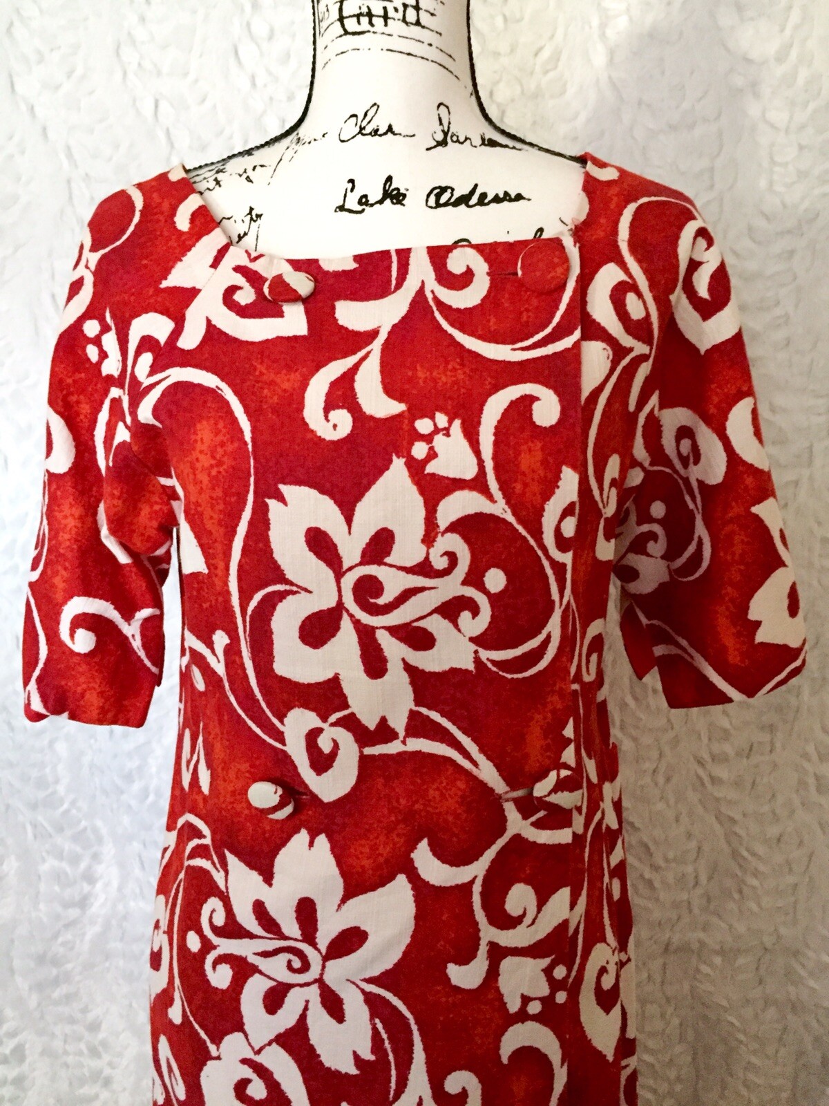 VTG 1960s to 1970s Kiyomi of Hawaii Muumuu Wrap Dress Red Orange Floral Medium