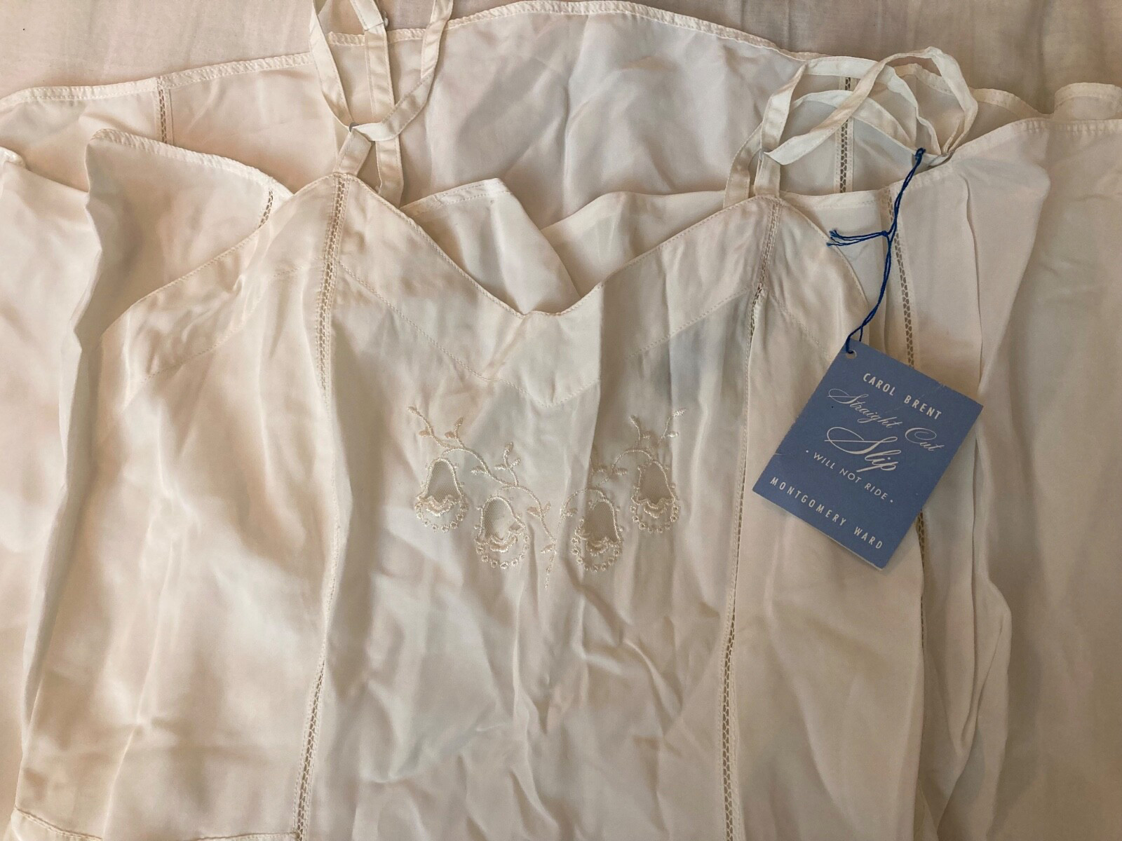 New Old Stock Retro Carol Brent Straight Cut Princess Style Slip Sz 34″ Small