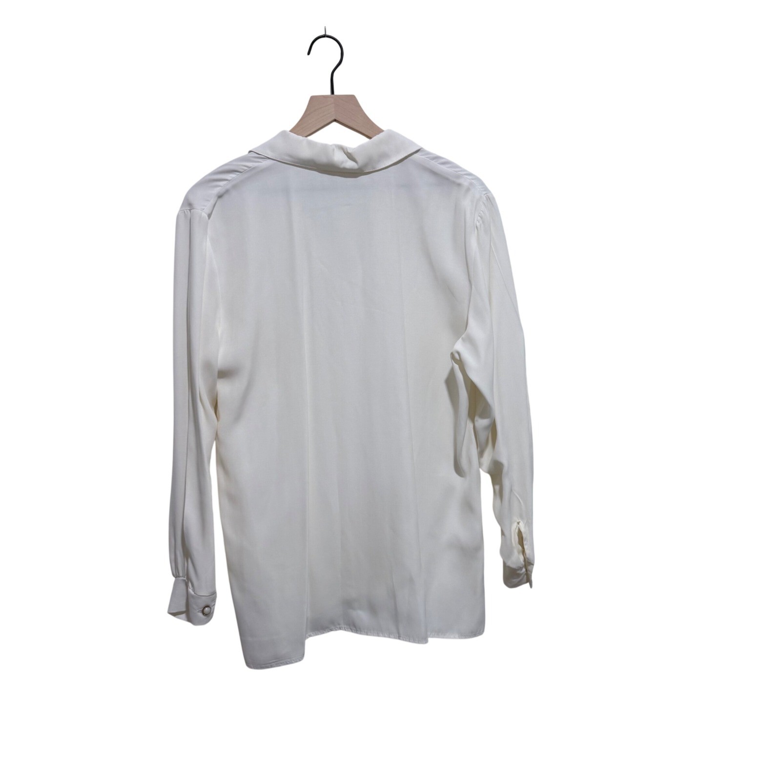Vintage Kathie Lee Ivory White Lace Collar Blouse Oversized Pearl Button