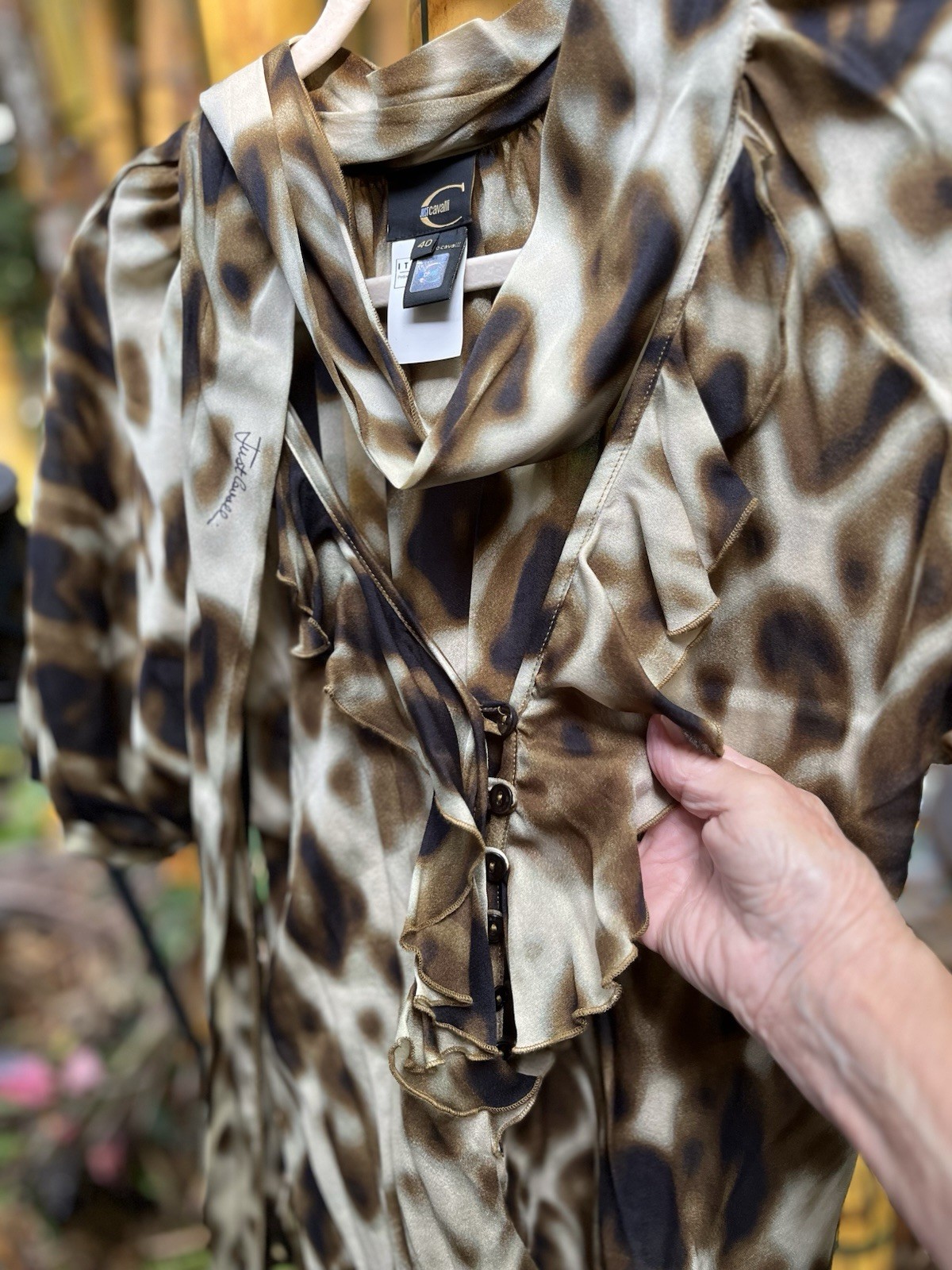 JUST CAVALLI VINTAGE Camouflage Top Short Sleeve Tie Ruffle Buttons Italy 42