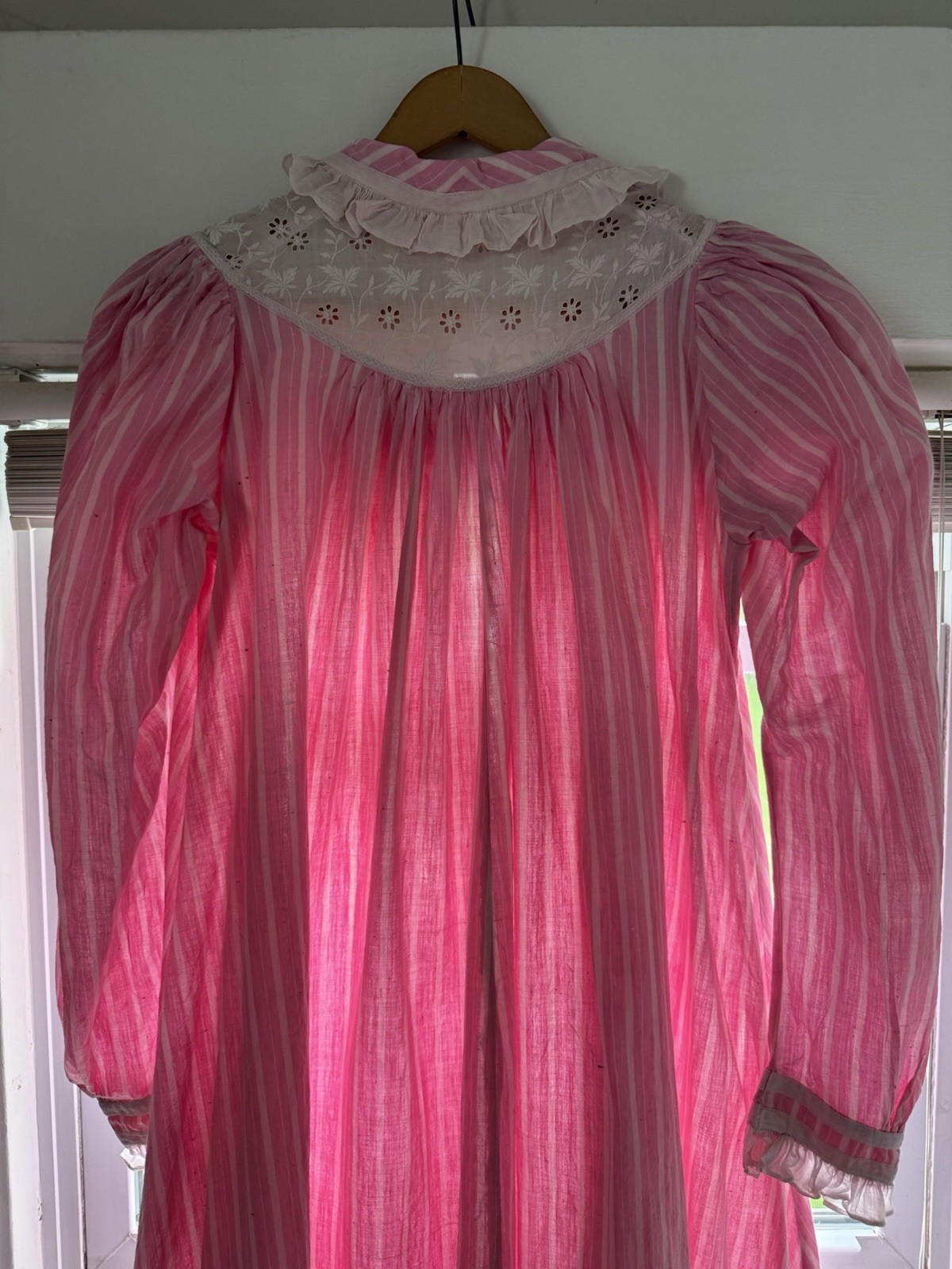Antique Handmade Pink Striped Dressing Gown Robe In Heavy Cotton With Lace M