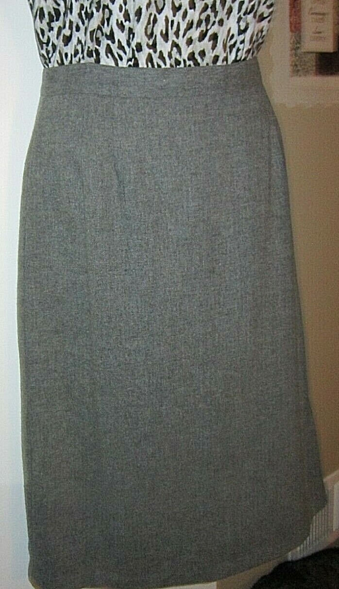 Gray Wool Pencil Skirt-Calf Length-Carson Pirie Scott-Size18-Lined-Back Zipper