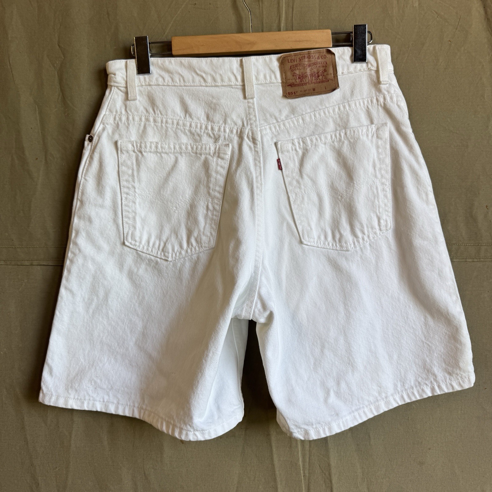 Vintage Levi’s 551 White Denim Jean Jorts Shorts USA Sz 14 Measures 32 x 7