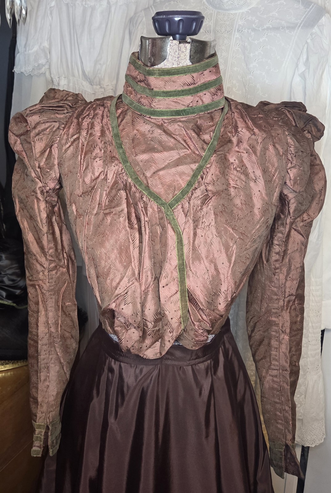 Victorian Copper Taffeta Print Bodice w/ Green Velvet Trim READ!