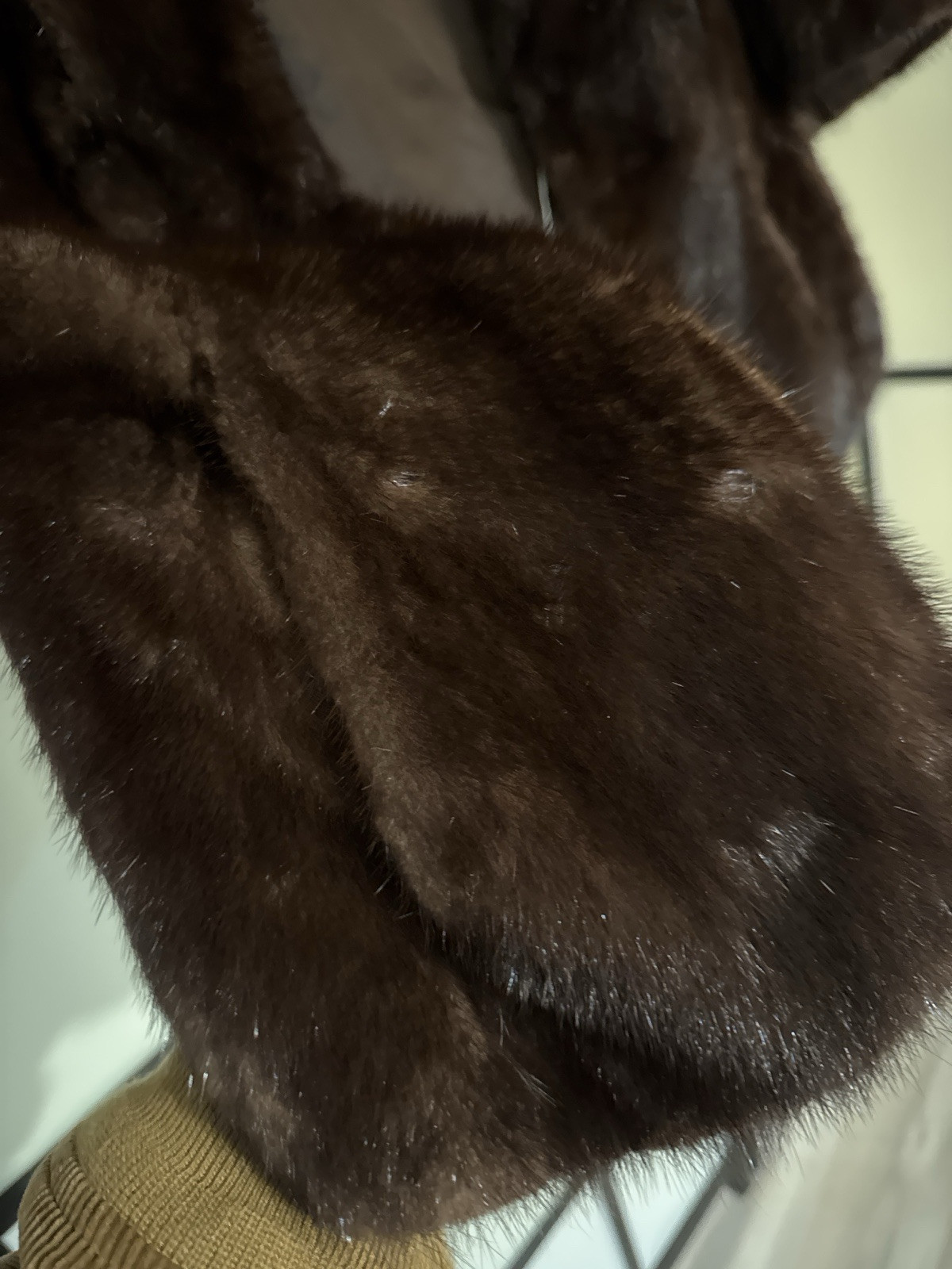 Vintage Luxury Fur Salon Meier&frank Coat With rich, dark brown color Extremsoft
