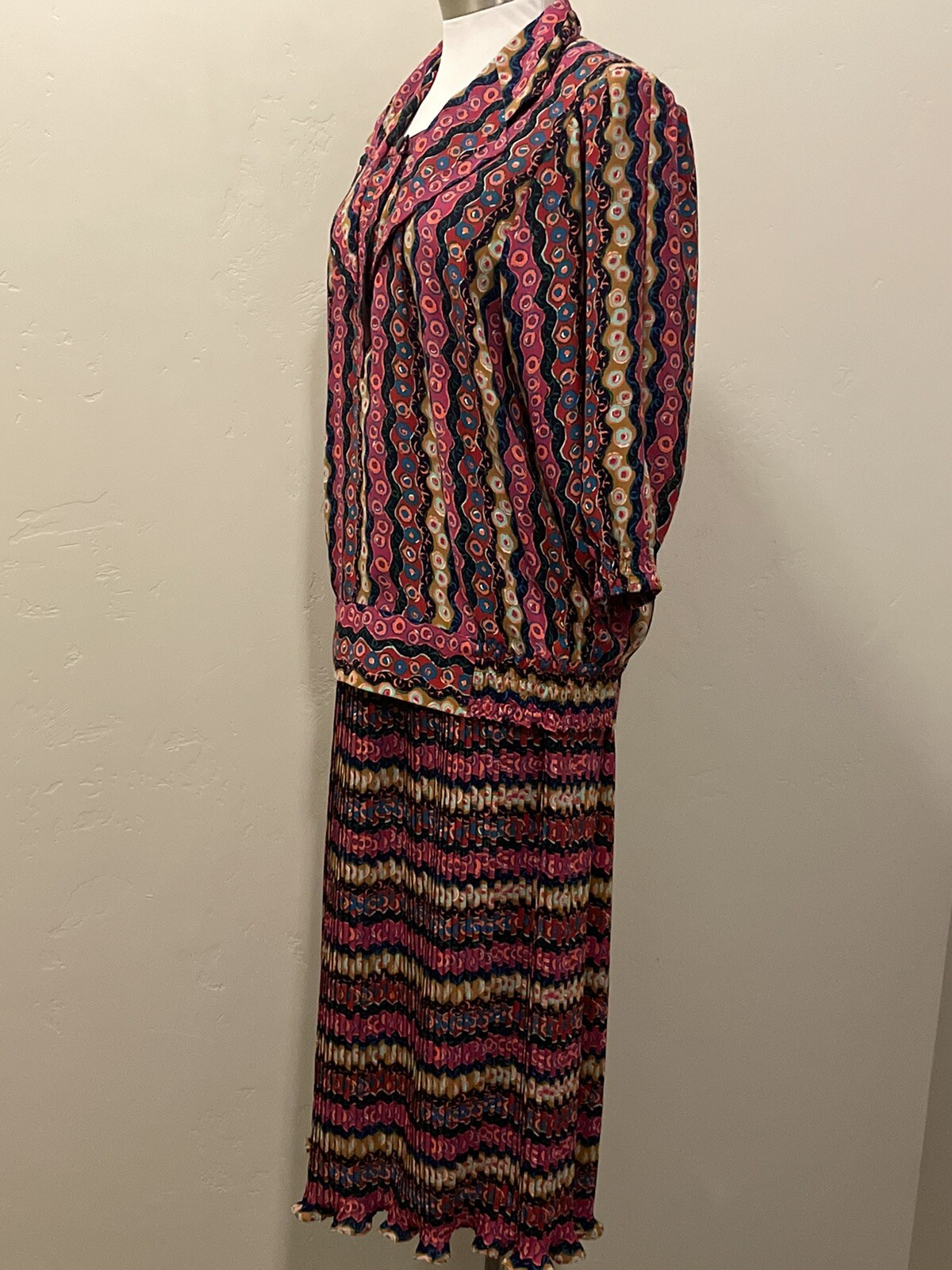 Vintage 80’S MAYEELOK Paris VIBRANT Floral Top/Pleated Skirt Set Medium PERFECT