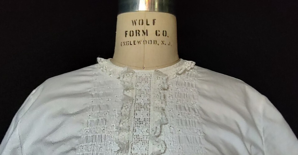 Vtg 1960s MCM Women’s WHITE Cotton TOP, Lacy Details, Short Sleeve by RHODA LEE