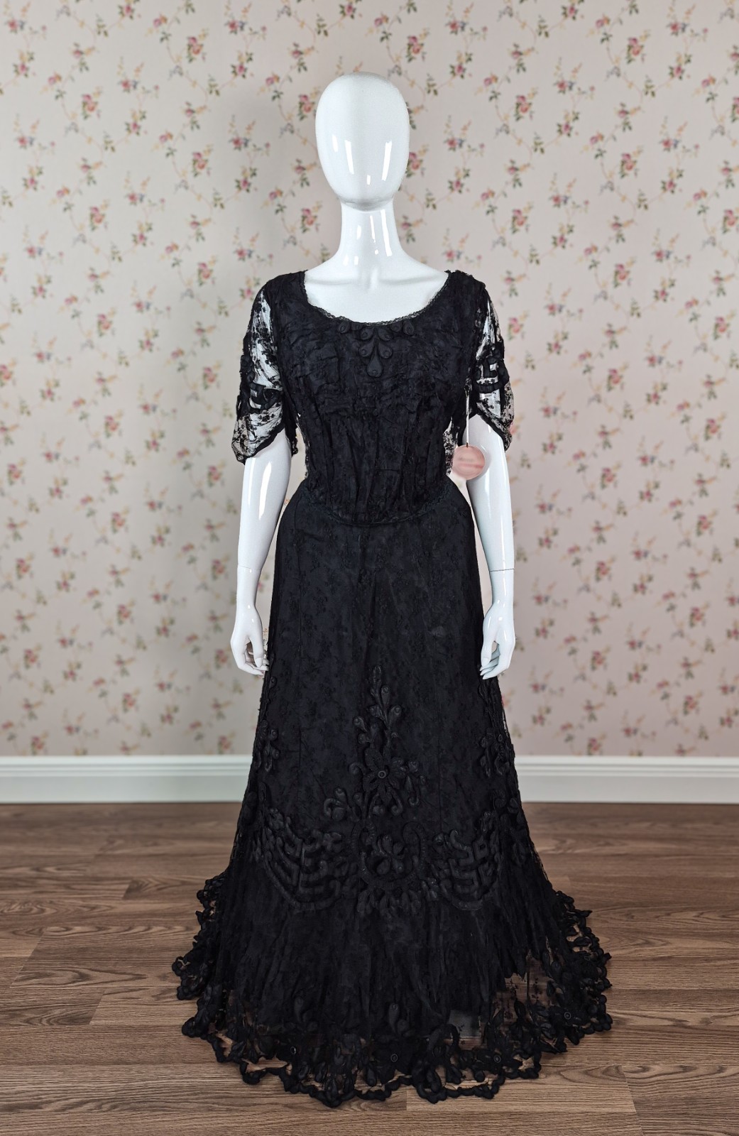 1890s Victorian Dress, Black Silk Lace Mourning Gown „Museum Deaccession” Sz M/L