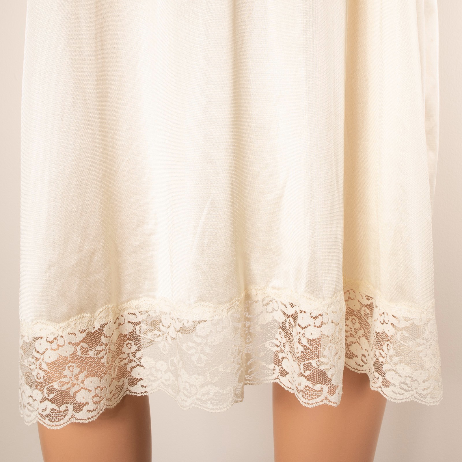 Vintage PERFECT FORM Ivory Full Slip Dress Sz 46 Antron Nylon Lace Lingerie USA