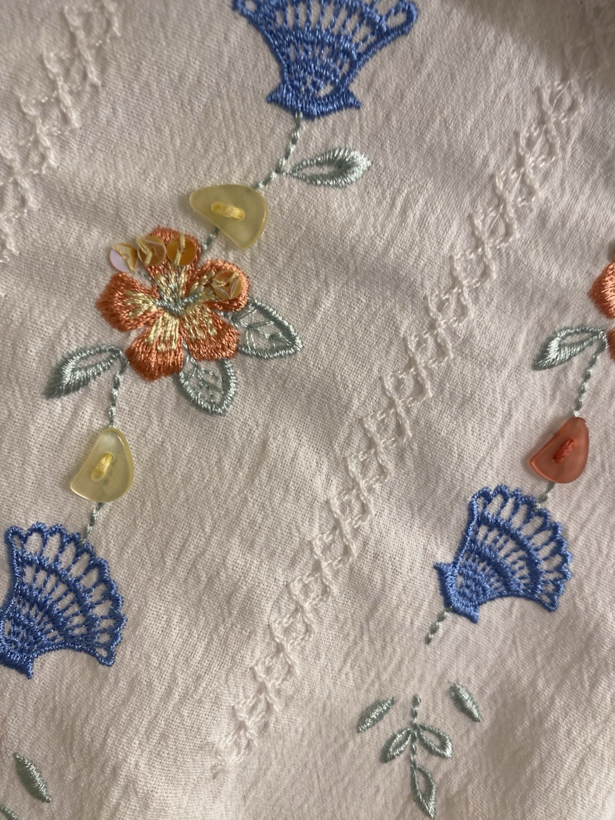 VINTAGE COTTAGECORE DELICATE EMBROIDERED SHIRT FLORAL FANS EMBROIDERED 8 MEDIUM
